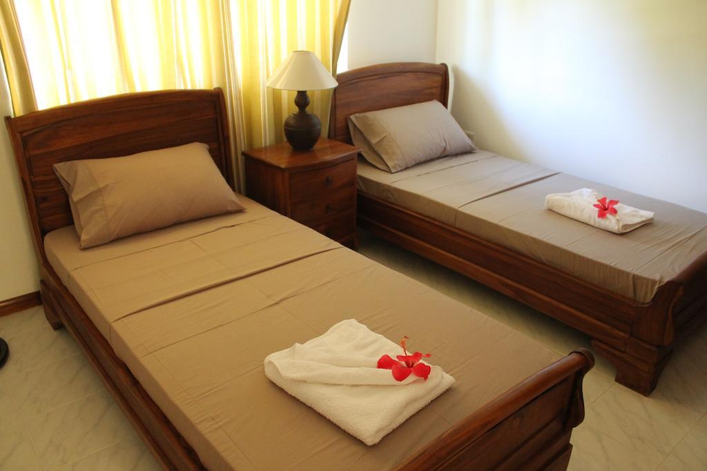Central Self Catering Apartments Felicite Island Номер фото