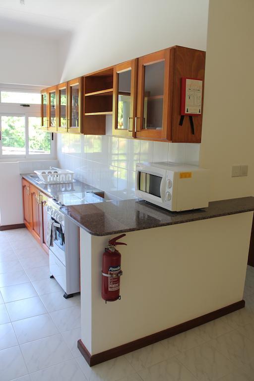 Central Self Catering Apartments Felicite Island Номер фото